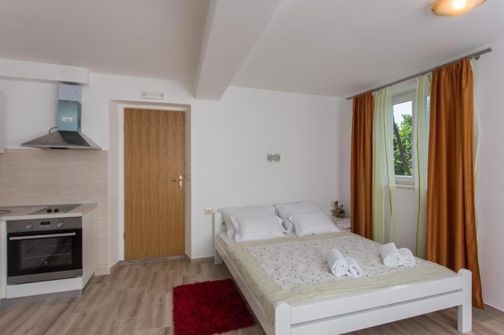 Apartments Anka Trsteno Bagian luar foto